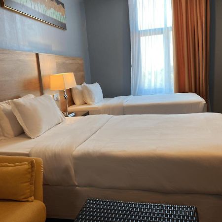 The Lanes Hotel Tutong Eksteriør billede